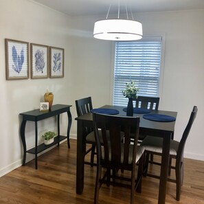 Dining - Charming and Cozy (Thomasville)