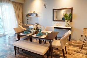 Appartement supérieur | Repas dans la chambre