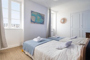 6 bedrooms, iron/ironing board, travel cot, Internet - . (Le Bois-Plage-en-Re)