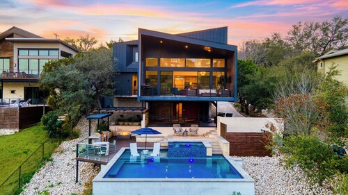 Hilltop Pool + Hot Tub + Fire Pit | Lake Views + Hill Country | Barton