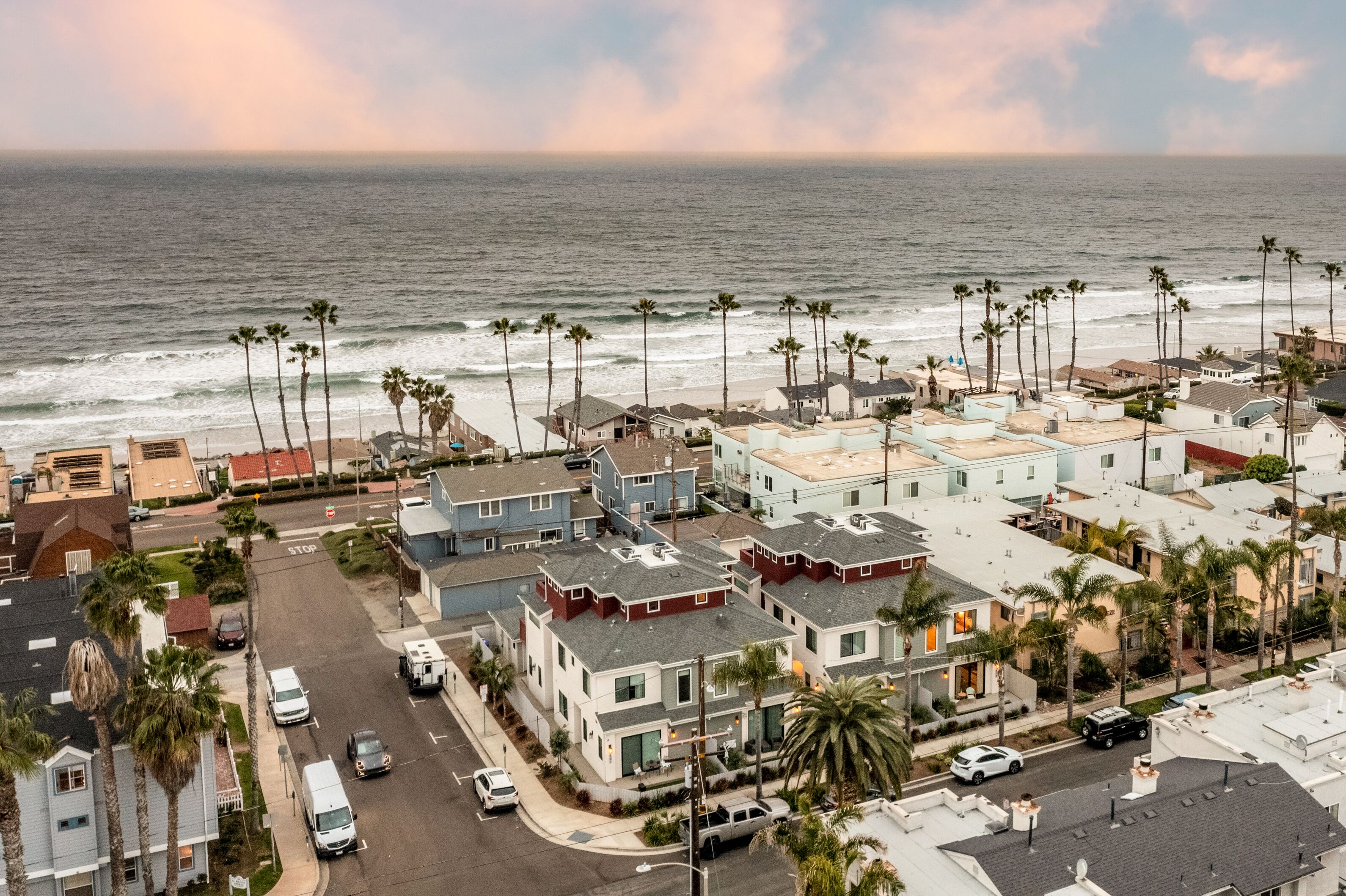 Pacific Villa by AvantStay | Steps from Beach | Luxurious Indoor-Outdoor Living