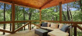 CreekFront Cabin- 4 Acres- FirePit & Place- Game Tables- Private Yet Close to BR
