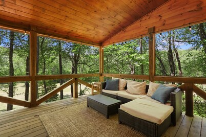 CreekFront Cabin- 4 Acres- FirePit & Place- Game Tables- Private Yet Close to BR