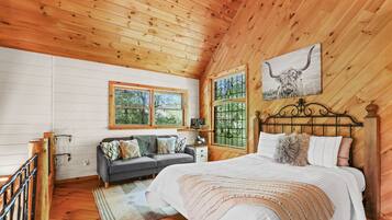 4 bedrooms, desk, iron/ironing board, free WiFi