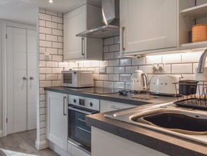 Private kitchen - Bowness Apartment 2 - UK37760 (Bowness-on-Windermere)