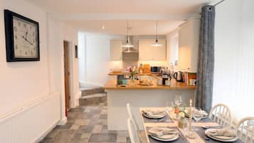 Cottage, Private Bathroom (Willow Cottage) | Dining