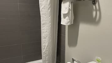 Standard Room, Smoking | Bathroom | Combined shower/tub, towels