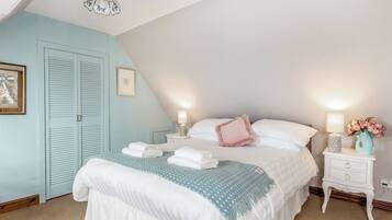 3 bedrooms, free WiFi, bed sheets