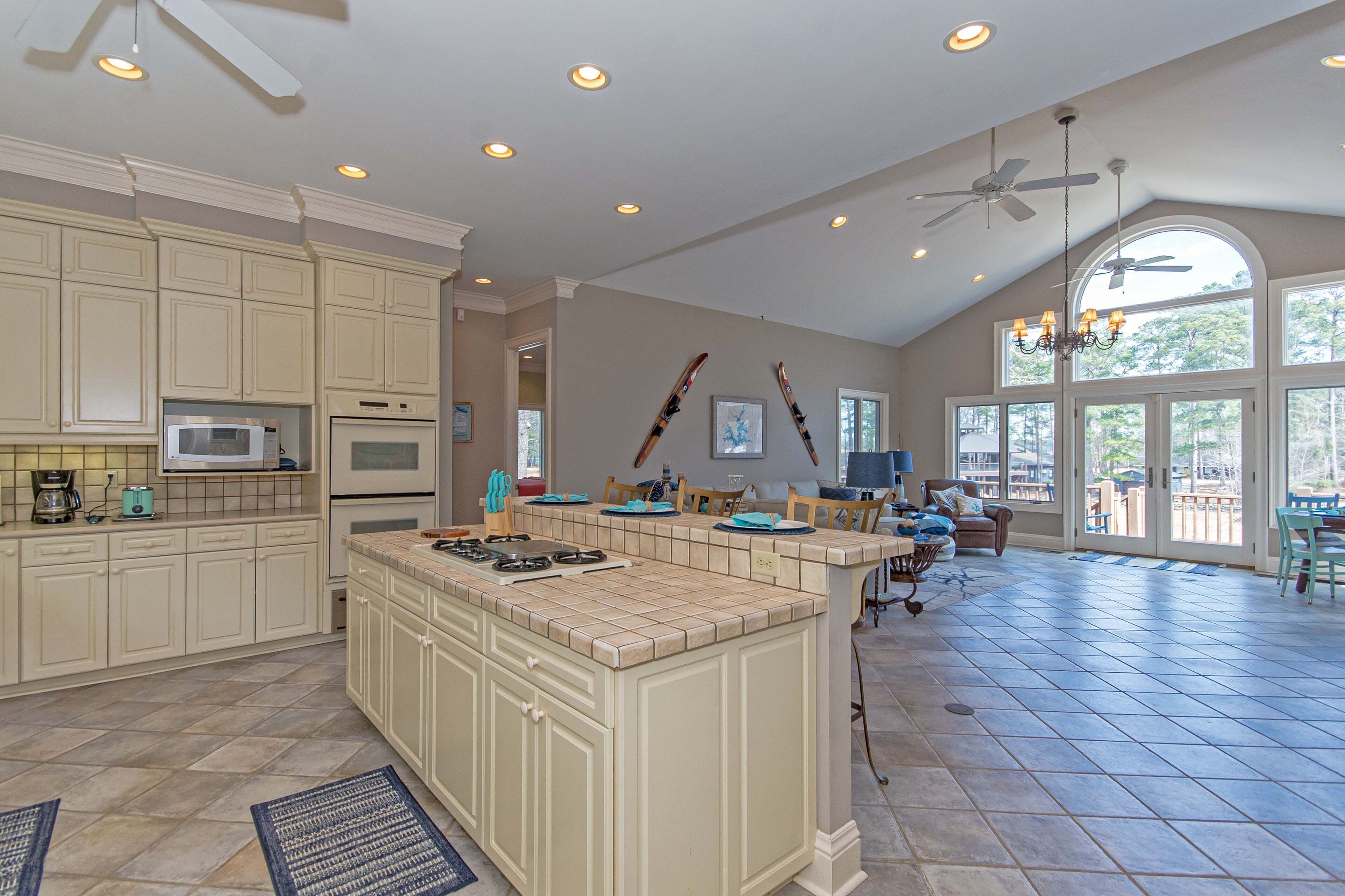 Waterfront Lake house on Lake Martin