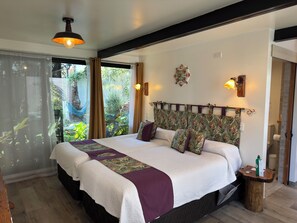 Exclusive Twin Room | Hypo-allergenic bedding, down comforters, Select Comfort beds - AYCA La Flora Hotel Boutique (Valparaiso)