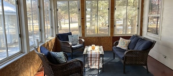 Cozy getaway near Castlerock Lake