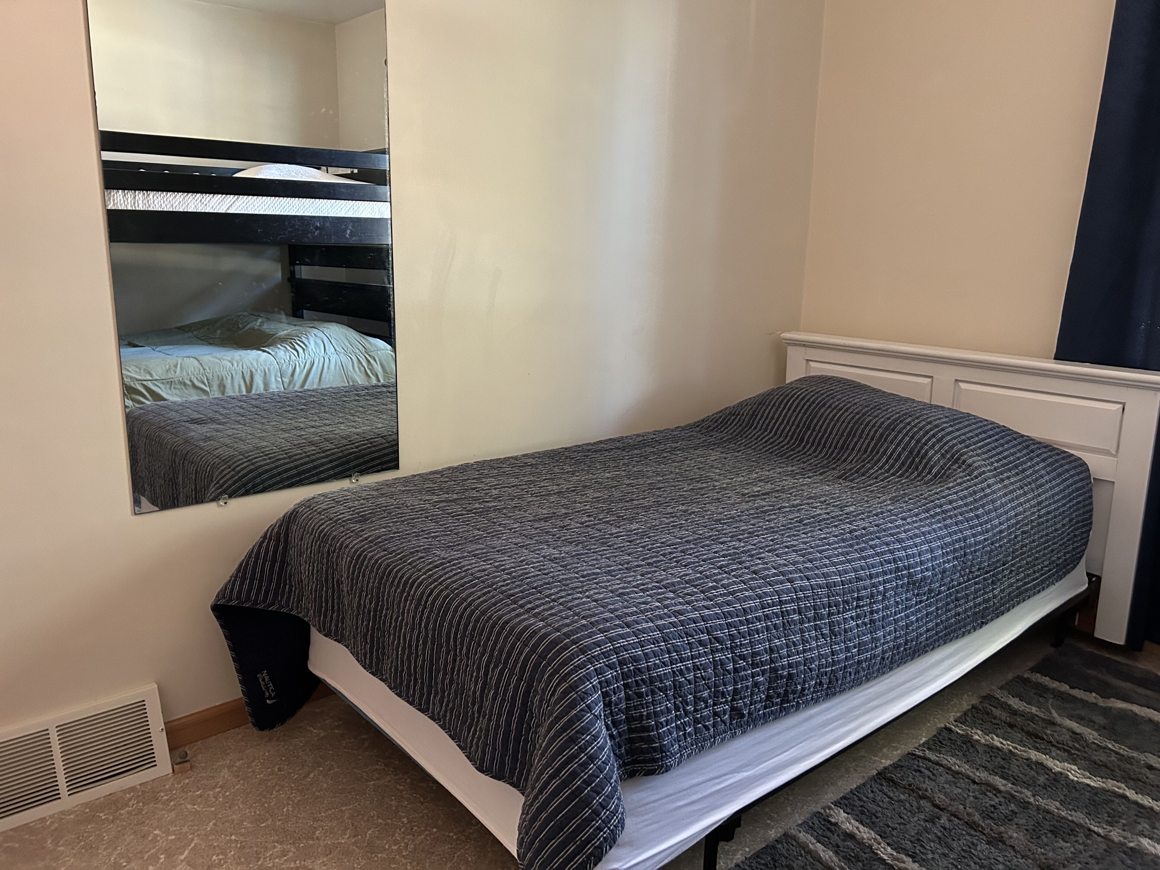 4 bedrooms, travel crib, free WiFi