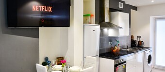 Lovely one bedroom flat with free parking town center