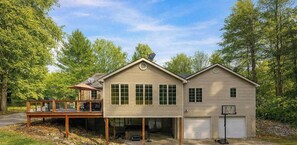 المنشأة من الخارج