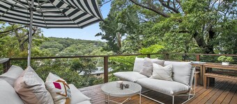 A fabulous tropical family retreat and pet friendly
