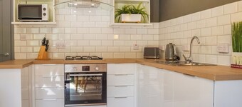 Lovely annexe adjoining the owner’s property close to the village of Treorchy.