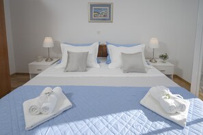 1 bedroom, iron/ironing board, WiFi, bed sheets - One bedroom apartment with balcony (Hvar)