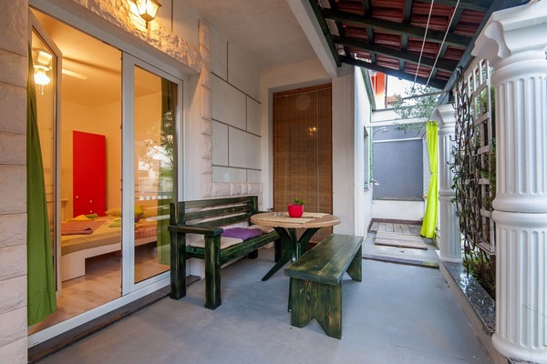 Balcony with outdoor shower