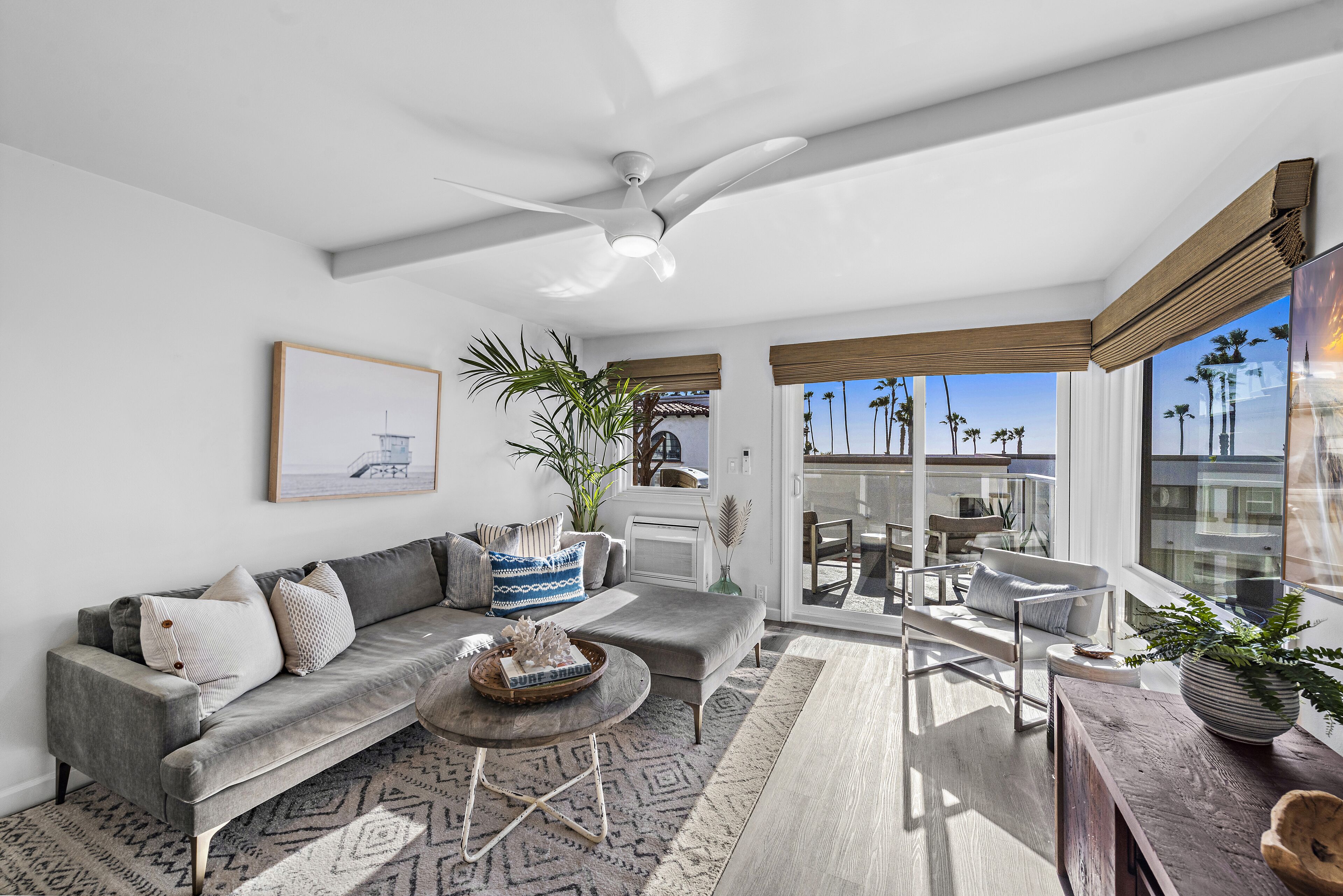 Swedishfish Beach Retreat - AC & parking!