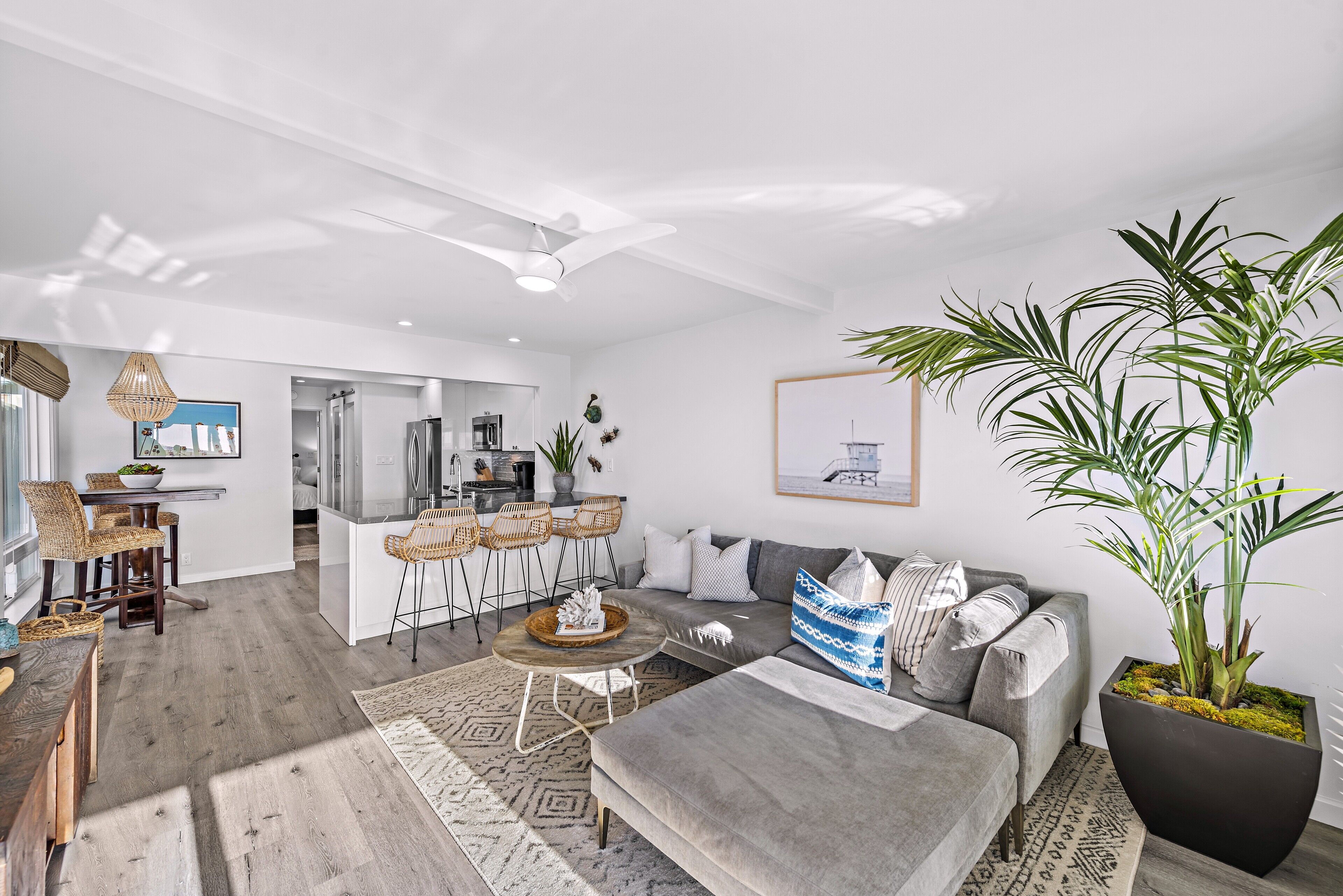 Swedishfish Beach Retreat - AC & parking!