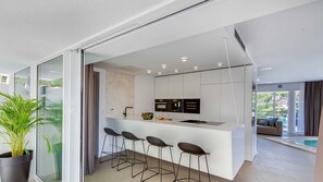Fridge, microwave, oven, stovetop - Luxury Villa Prestige with two pools, Hvar (Vrboska)