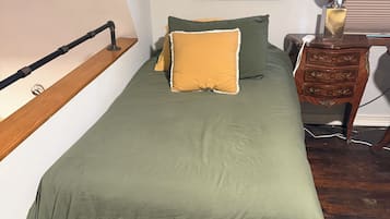 1 bedroom, desk, iron/ironing board, free WiFi