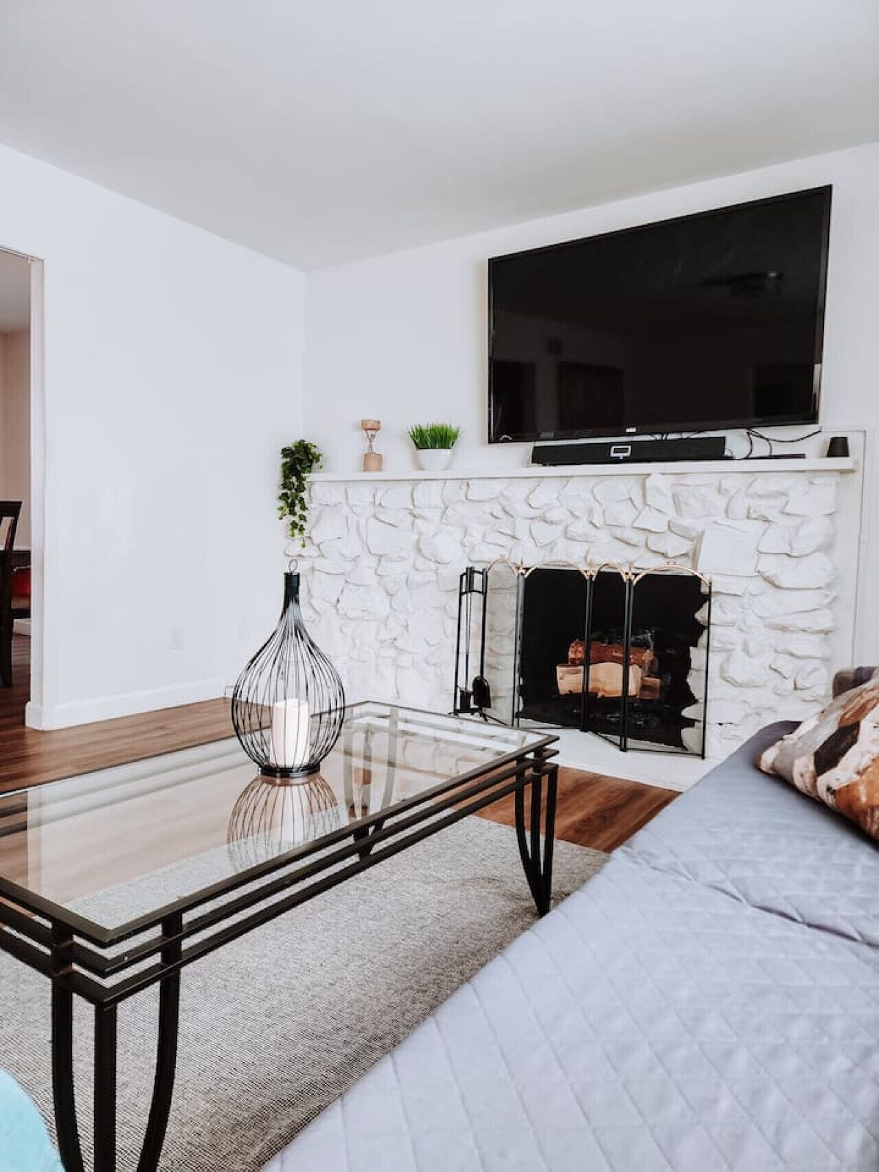 智能电视、壁炉、立体声音响