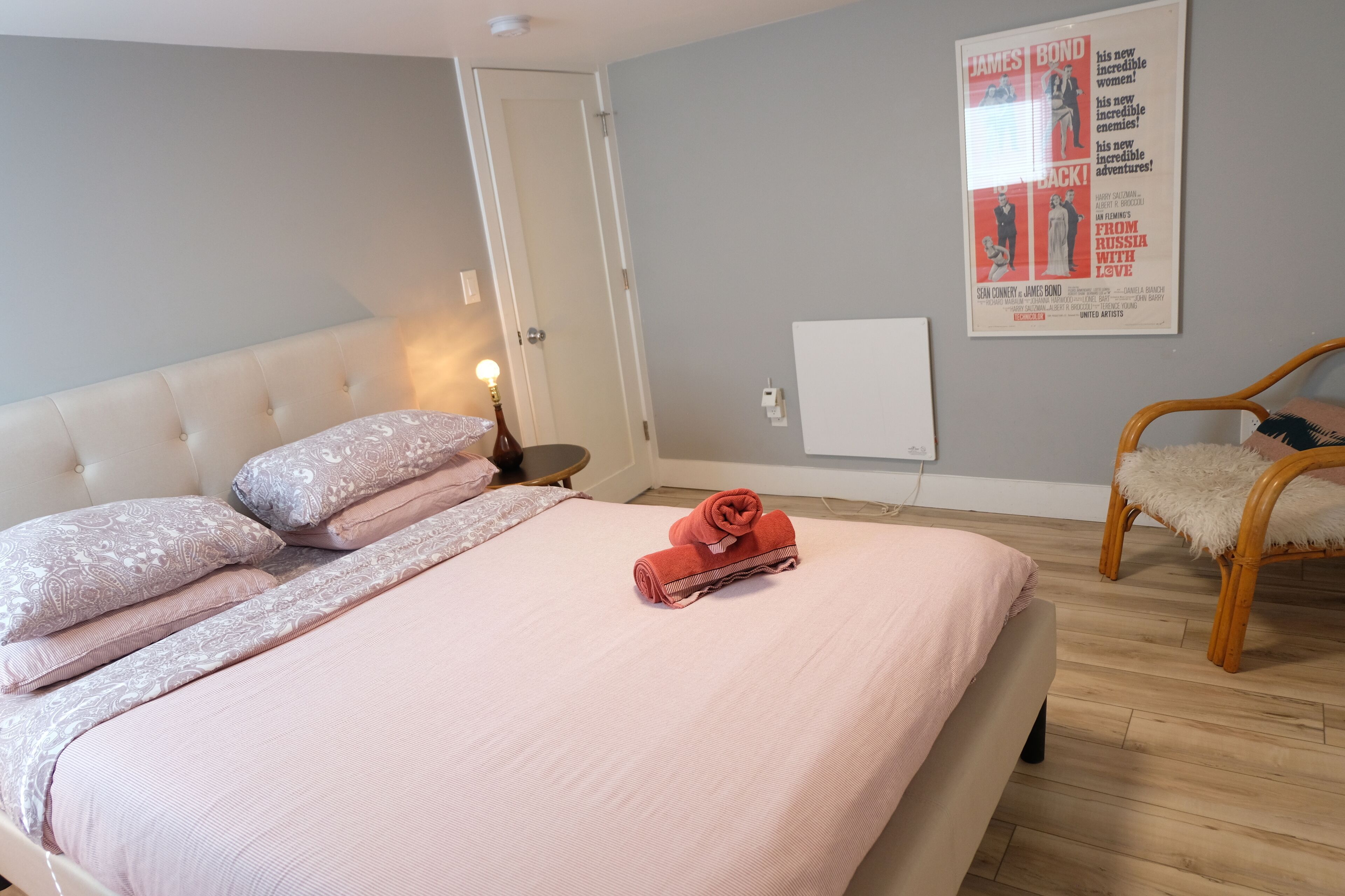 2 bedrooms, desk, iron/ironing board, travel crib