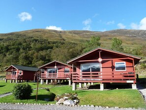 Exterior - Dog-friendly lochside chalet with balcony, stunning mountain views! (Fort William)