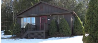 Catskills Cozy Cottage by The Lake, Sullivan County 