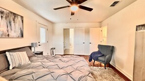 3 bedrooms, iron/ironing board, WiFi, bed sheets - Riverfront Luxury On the Guadalupe - Experience Hill Country's Finest (Ingram)