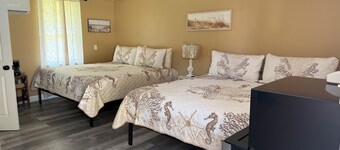 Motel at KY Lake. Seaside Lounge