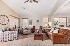 Smart-TV, DVD-Player, Bücher