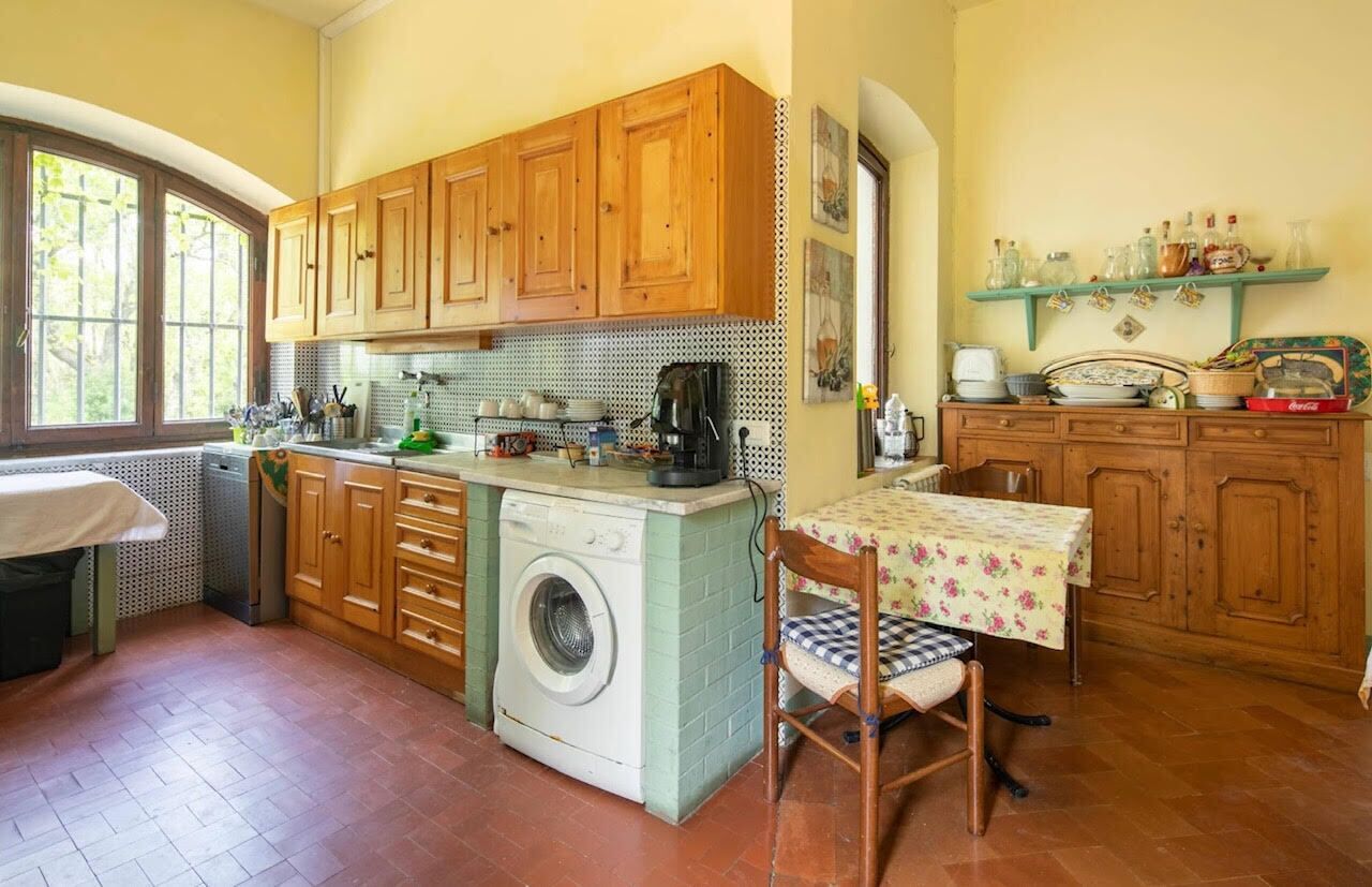 Splendid Villa In Tuscany Lined with Cypress Tree