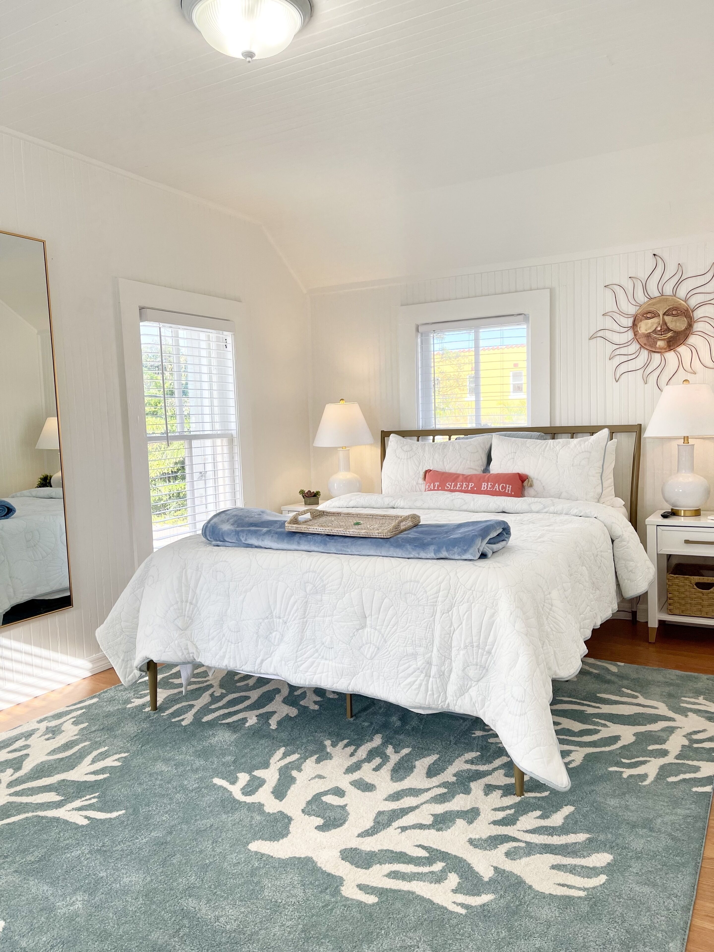 *NEW* DELRAY DIGS- DOWNTOWN DELRAY