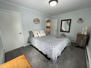 2 bedrooms, desk, iron/ironing board, free WiFi