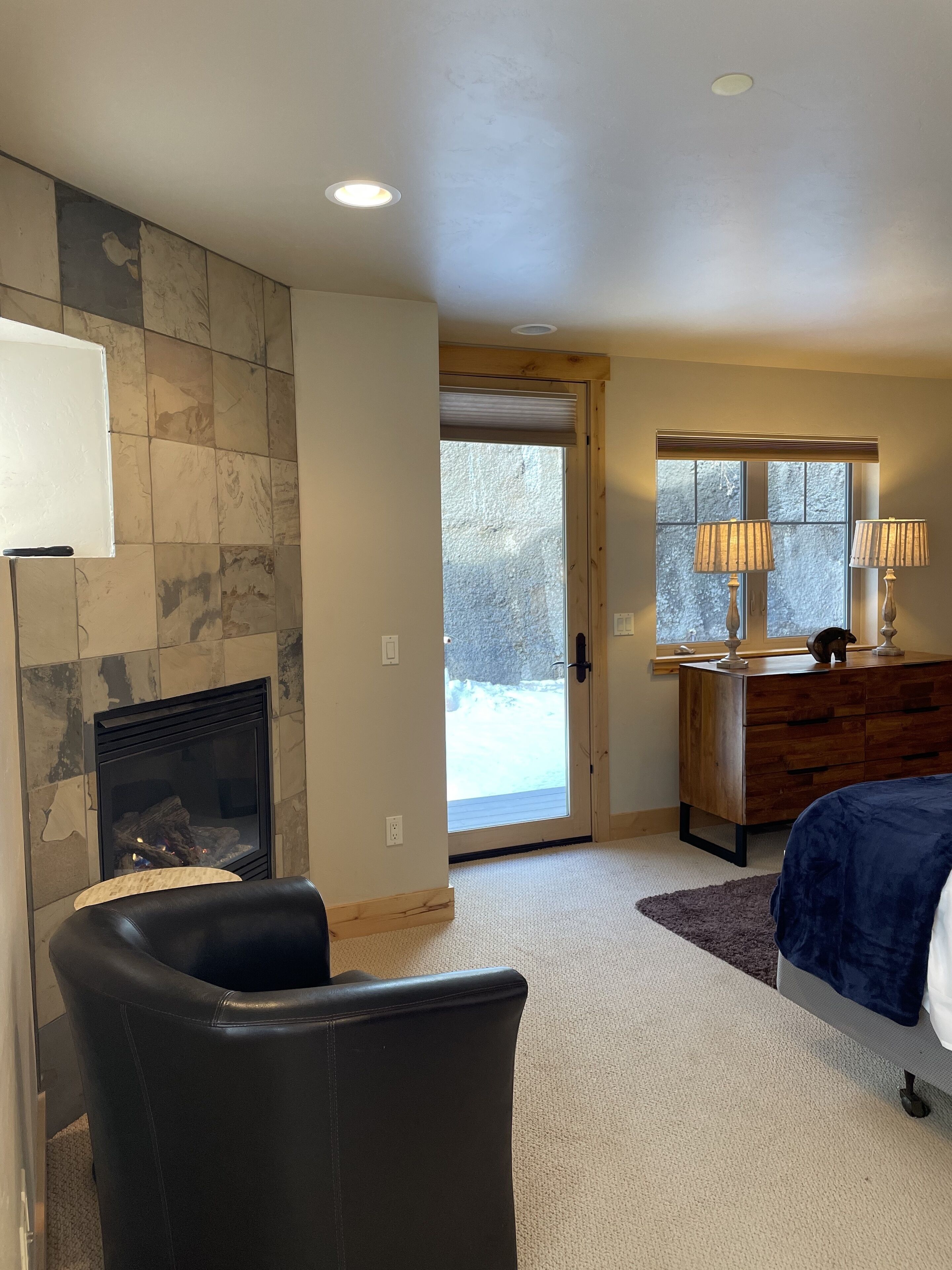 True Ski In/Ski Out Luxurious 3B/3.5Bath End unit Purgatory Mountain