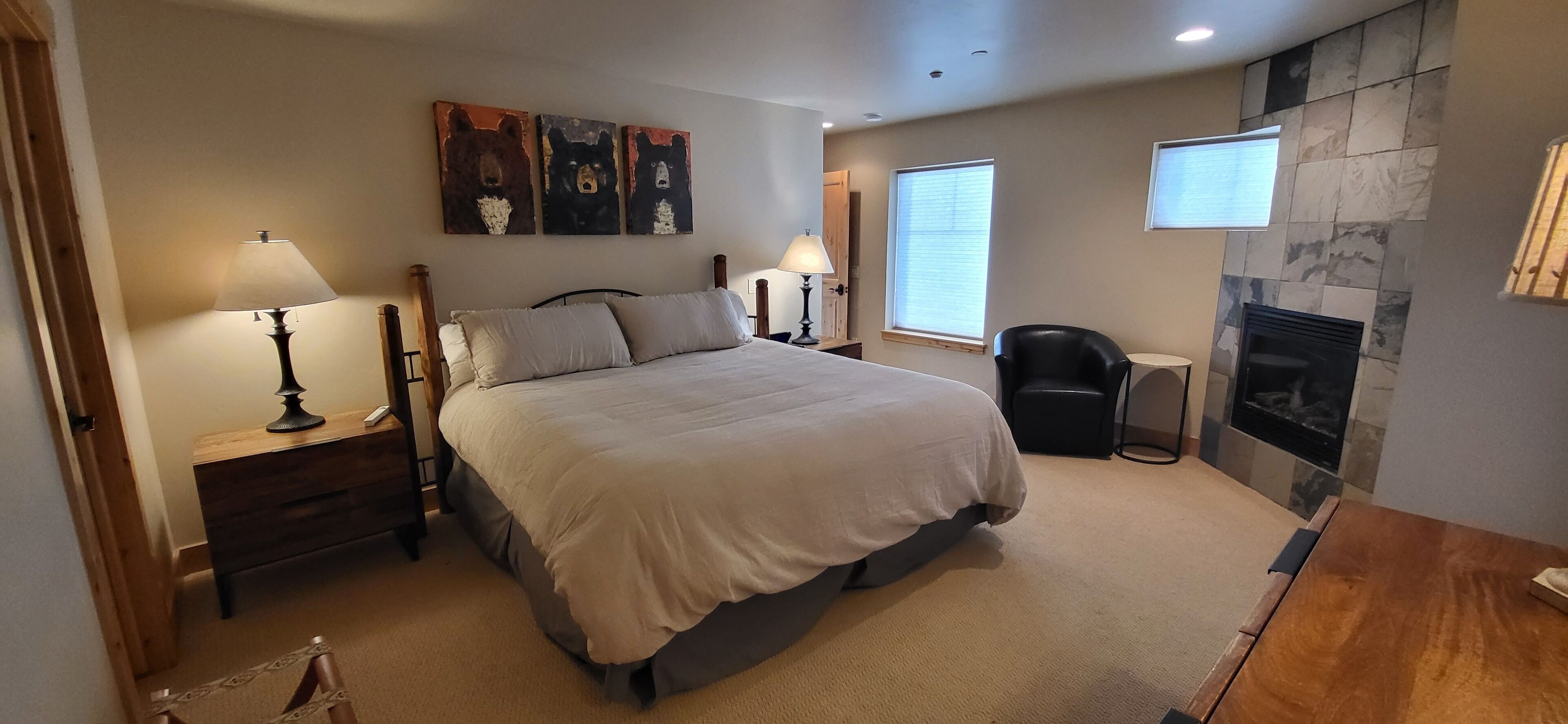 True Ski In/Ski Out Luxurious 3B/3.5Bath End unit Purgatory Mountain