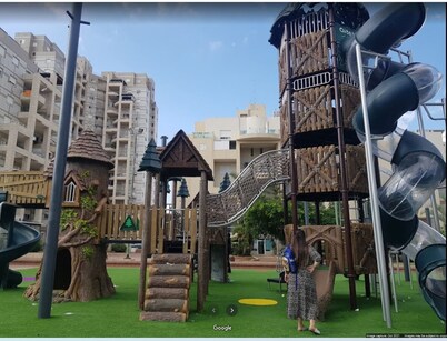 Jacuzzi Beach Suite W/ Gym: 4 rooms + Huge Balcony