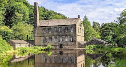 Nutclough Cottage - Log Fire and Valley View
