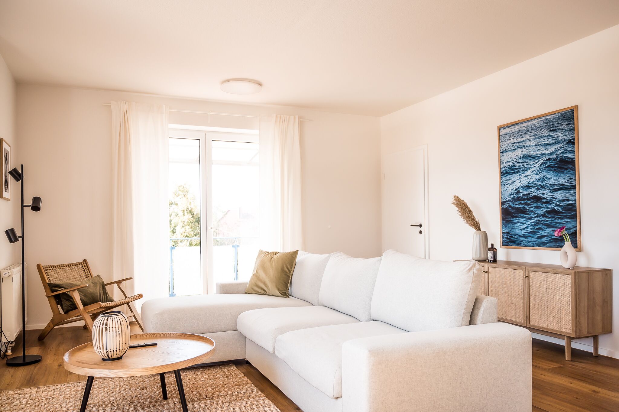 Stylish apartment with balcony and beautiful view (renovated 2022)