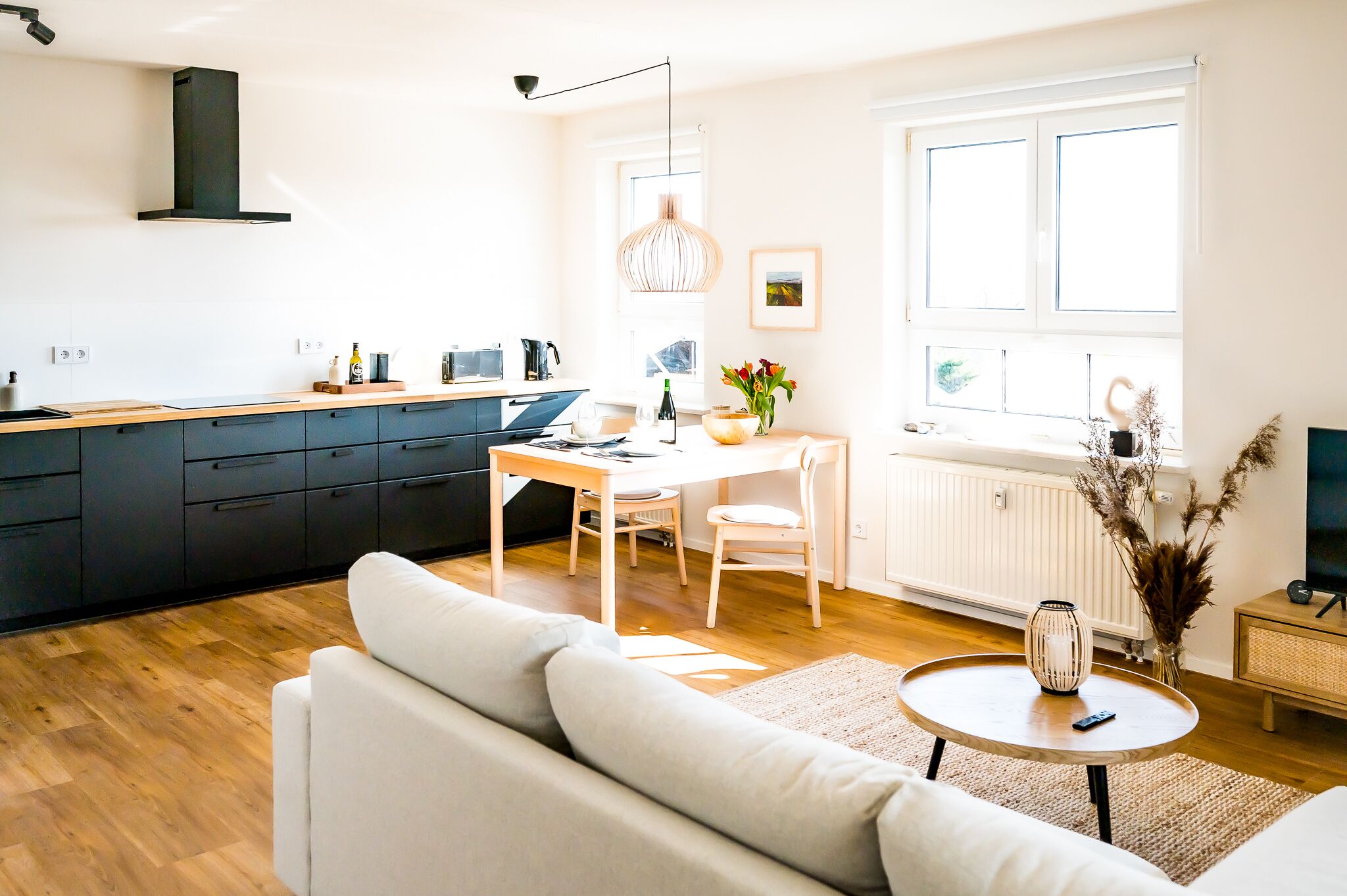 Stylish apartment with balcony and beautiful view (renovated 2022)