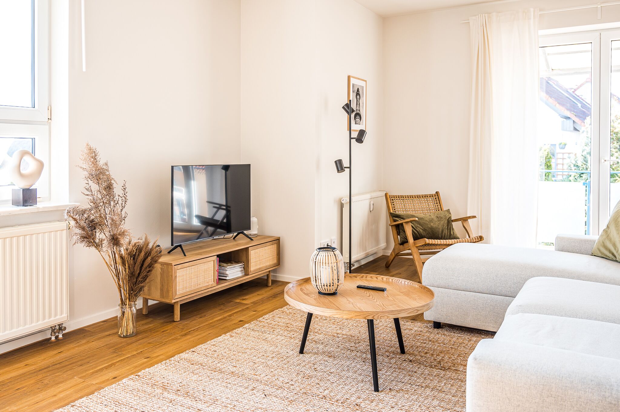 Stylish apartment with balcony and beautiful view (renovated 2022)