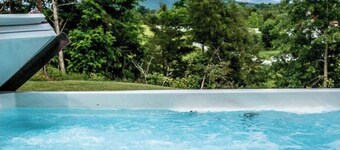 Beautiful Country Escape with gorgeous mountain views, Swim Spa, Game Room
