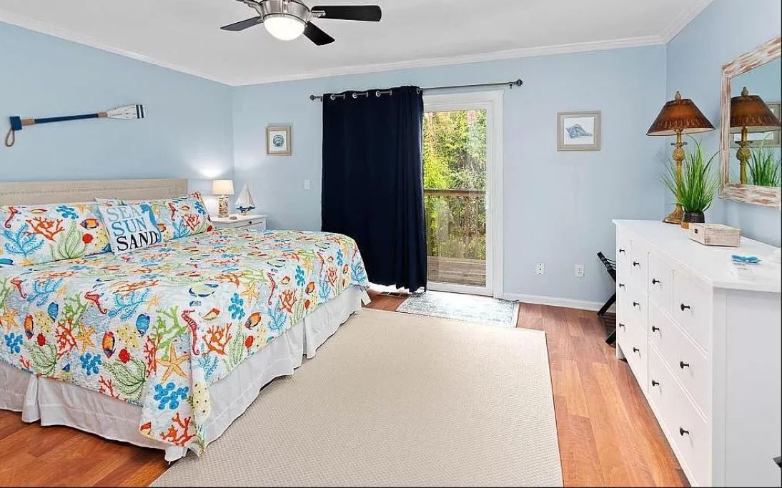 Cozy Island Condo *Great Location*