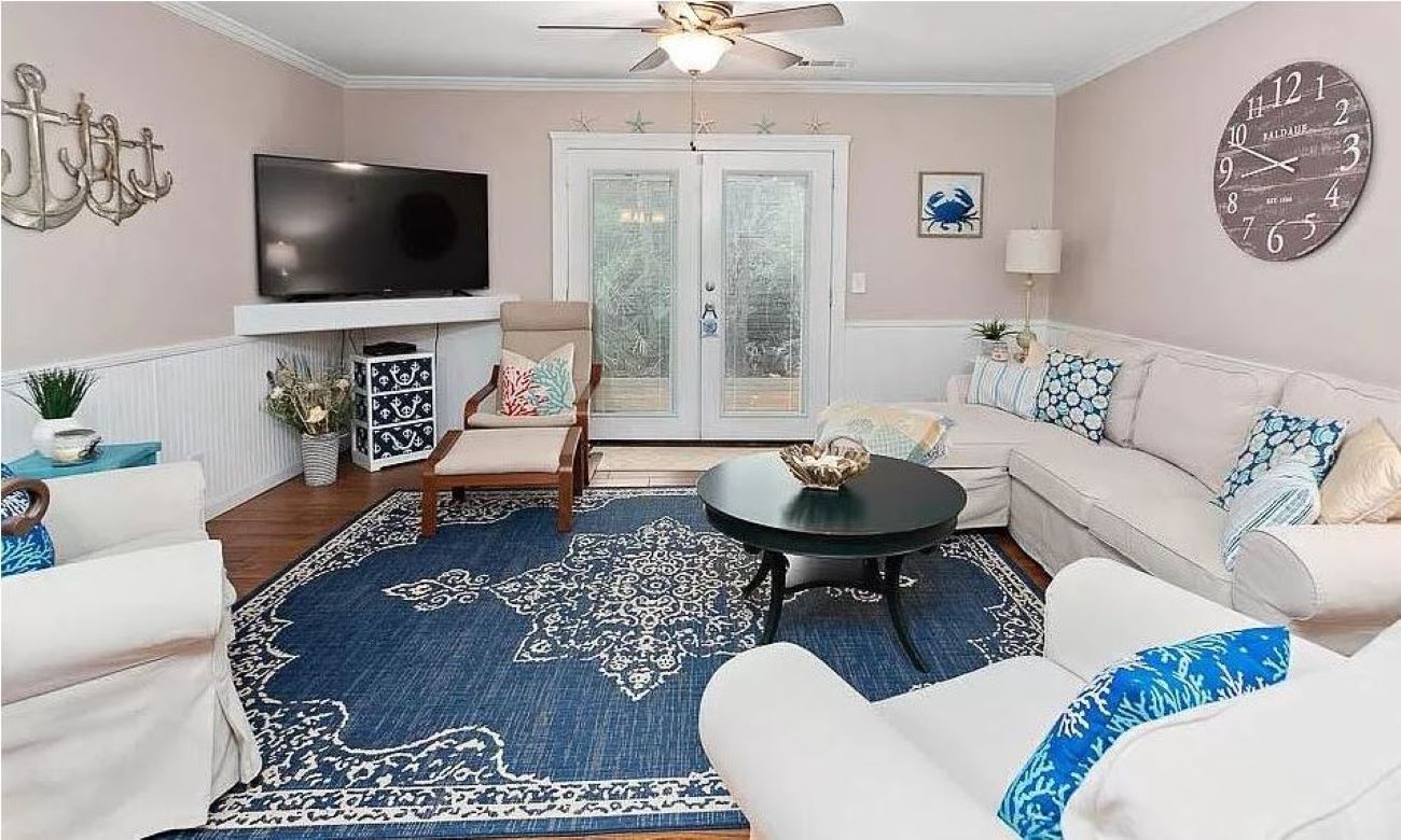 Cozy Island Condo *Great Location*