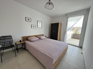 1 soverom, strykejern/-brett, wi-fi (inkludert) og sengetøy