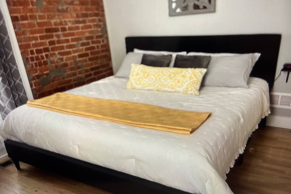 Suite 2 | 1 habitación, ropa de cama de alta calidad y camas con pillow-top 