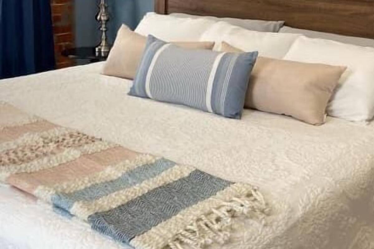 Suite 5 | 1 habitación, ropa de cama de alta calidad y camas con pillow-top 