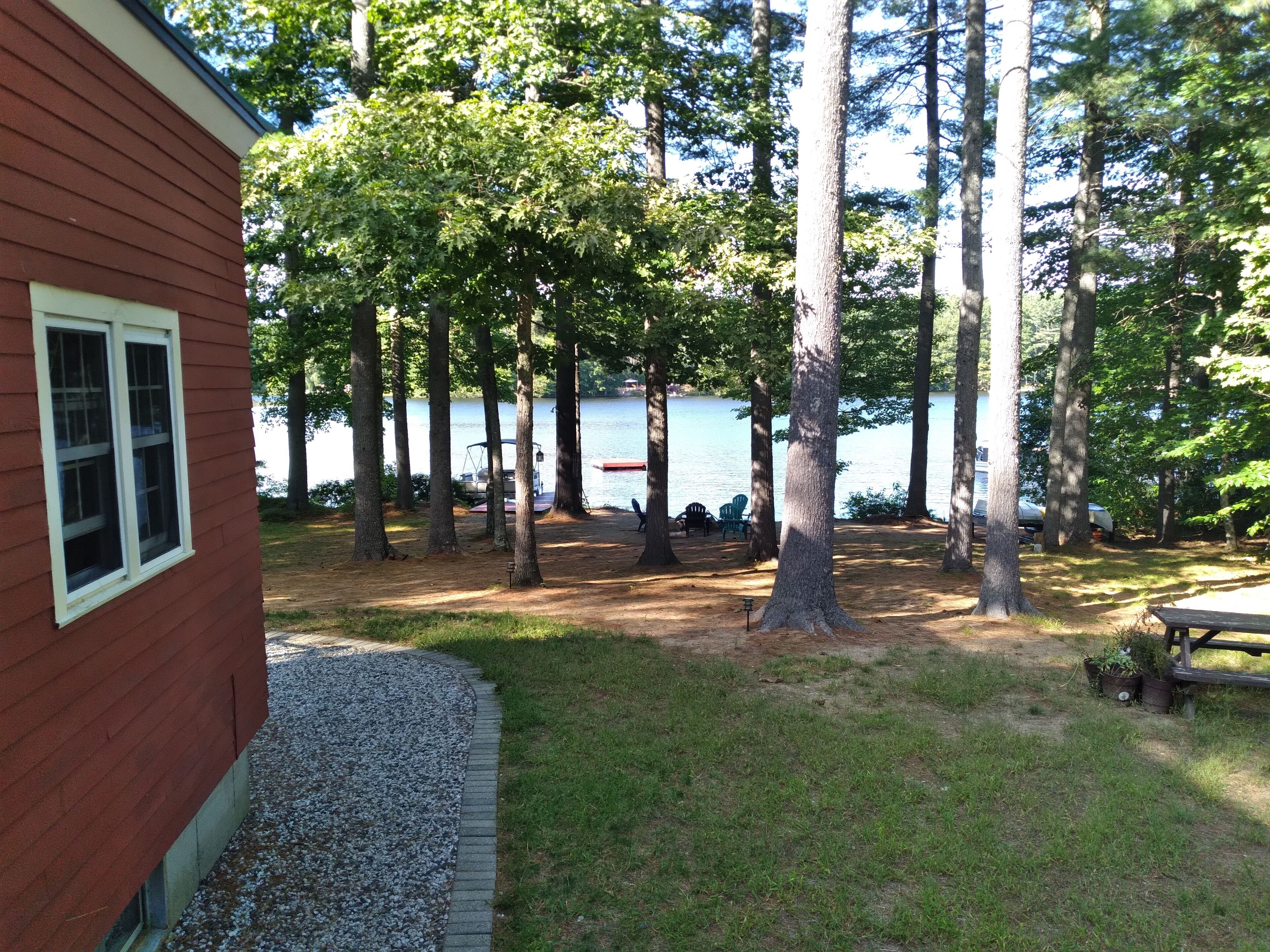 LAKE ARROWHEAD MAINE! DOG FRIENDLY . LAKEFRONT  BEAUTIFUL FOR FALL FOLIAGE